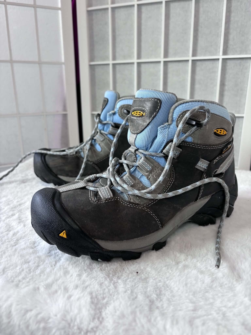Keen Women's Brown and Light Blue Waterproof Hiking Boots
